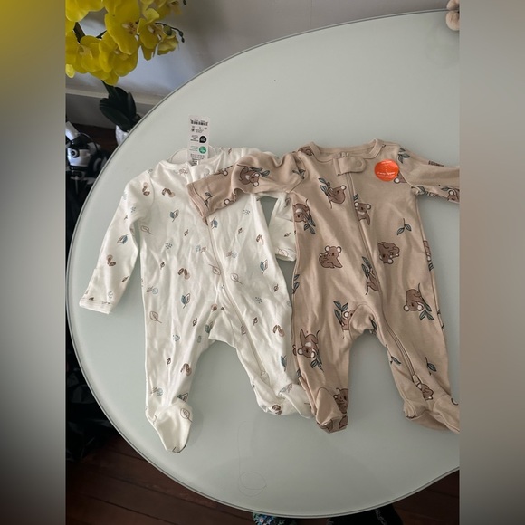 Carter's Cream and Tan Bear Print Footies - Picture 1 of 3